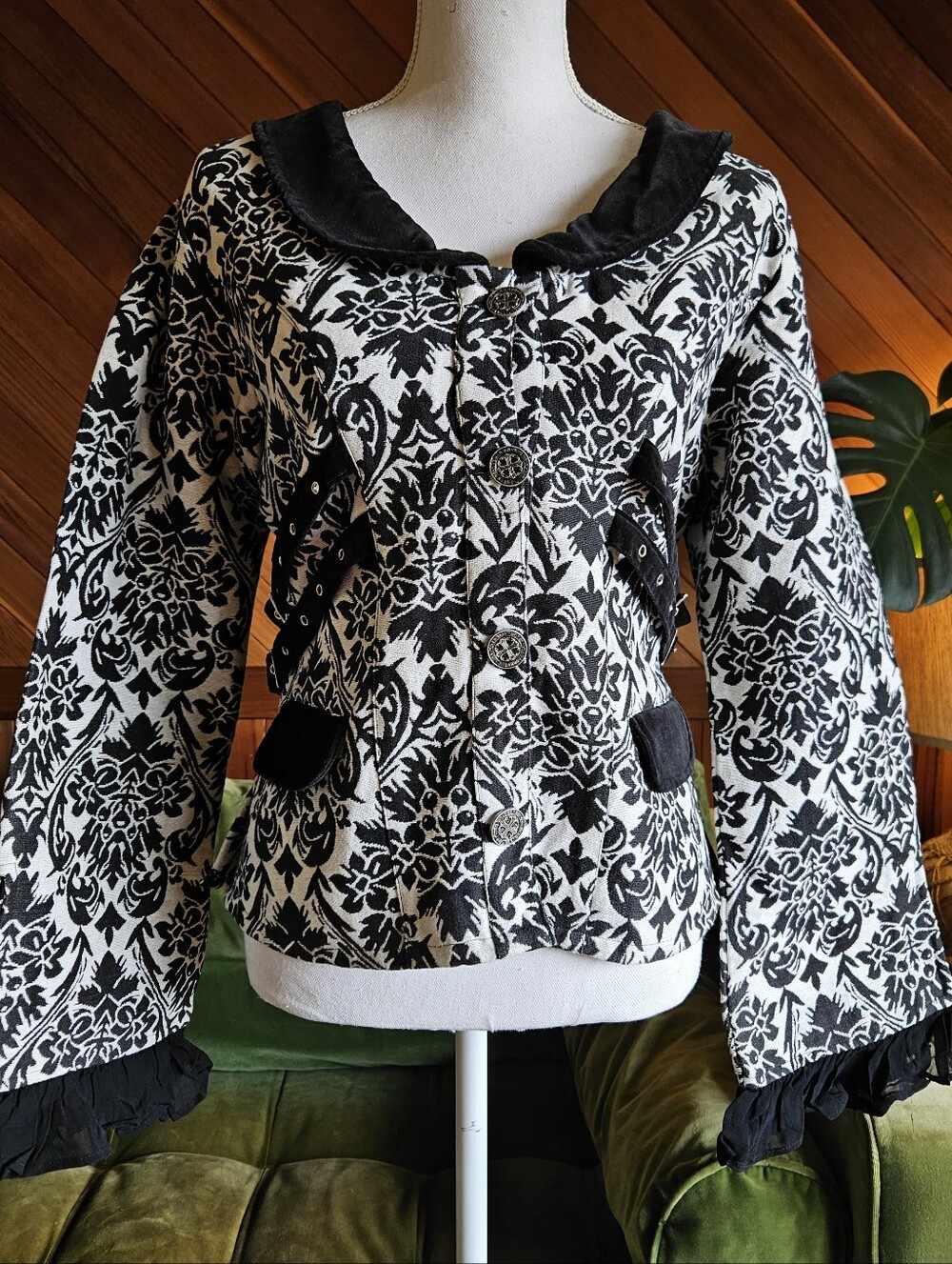 Fun House Gothic Victorian Tapestry Jacket Velvet Collar Size Medium Large